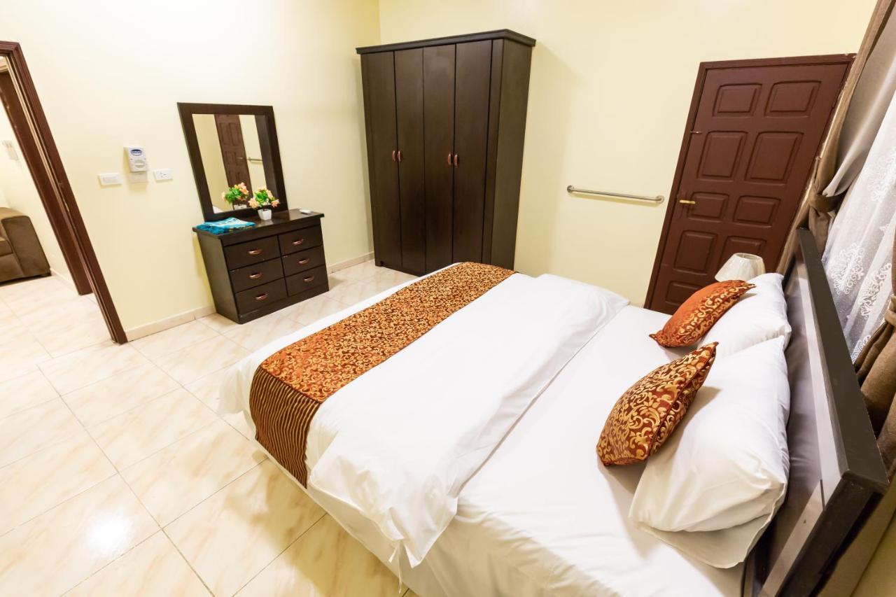 Al Eairy Furnished Apartments - Al Bahah 4 외부 사진