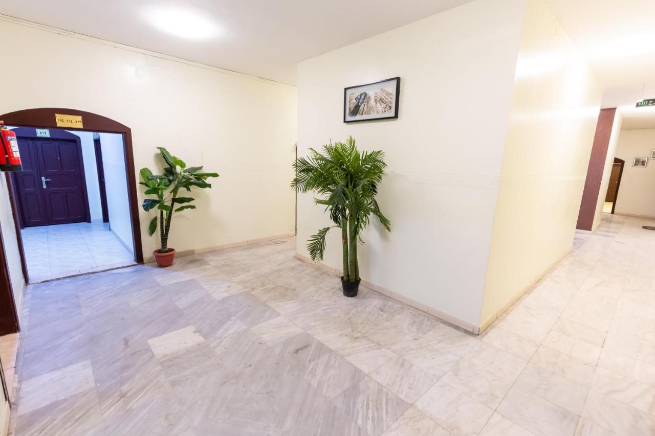 Al Eairy Furnished Apartments - Al Bahah 4 외부 사진